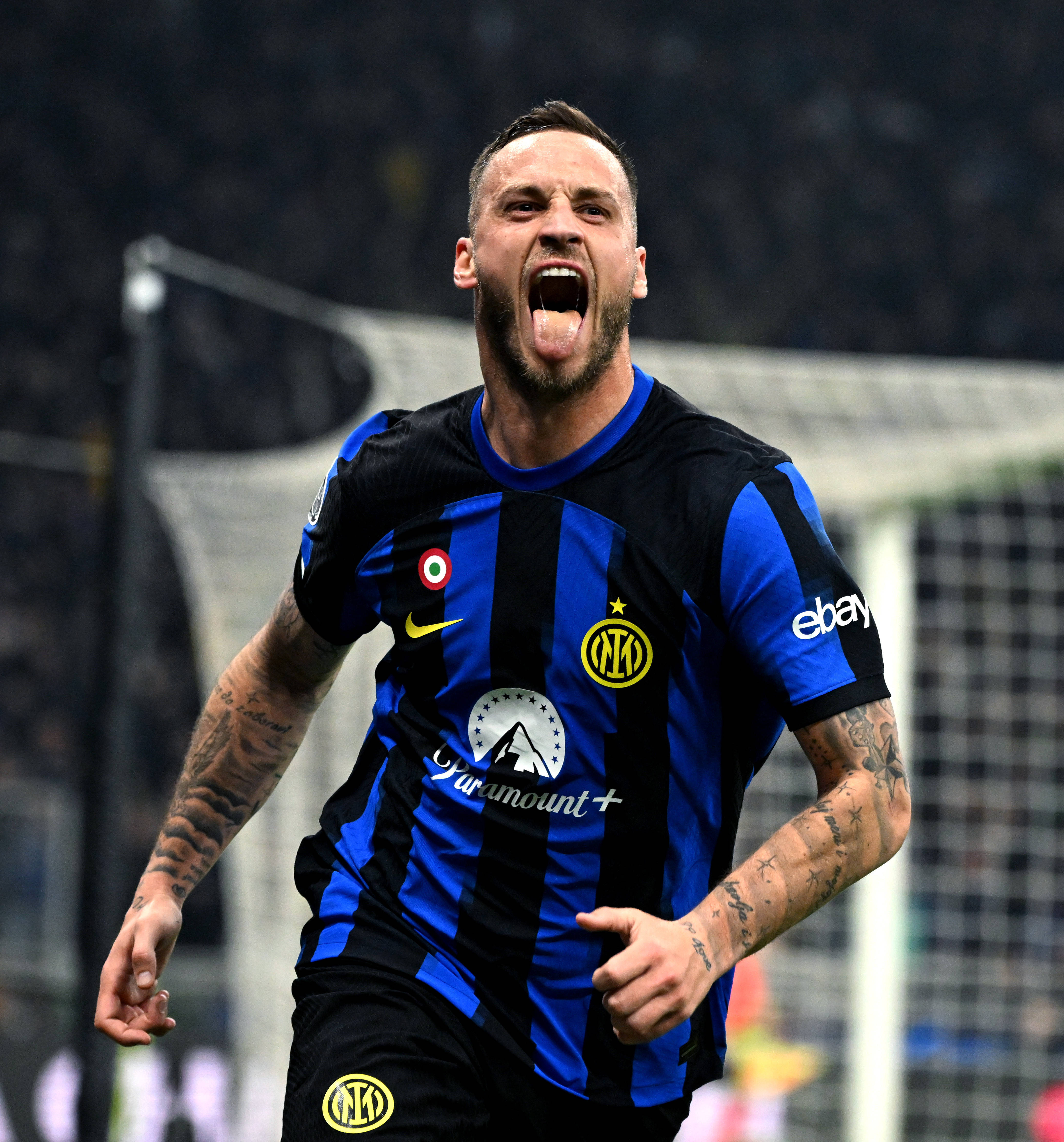 土媒：费内巴切已付穆帅875万欧解约金，不想再付75万欧住宿费（土耳其媒体：费内巴切已向穆里尼奥支付875万欧元解约金，拒再支付75万欧元住宿费）