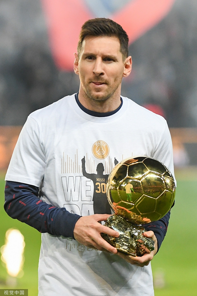 篮球篮网球员训练中展现高命中率（篮网球员训练场上投篮命中率惊人）