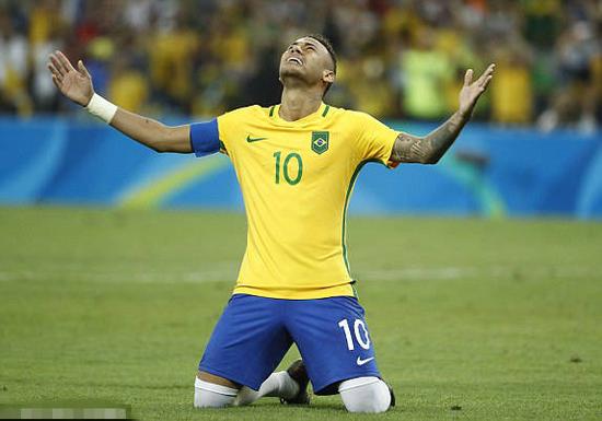 黄健翔：可以考虑将沃尔特马德的译名叫做华特马、怀德马（黄健翔建议将沃尔特马德译为华特马或怀德马）