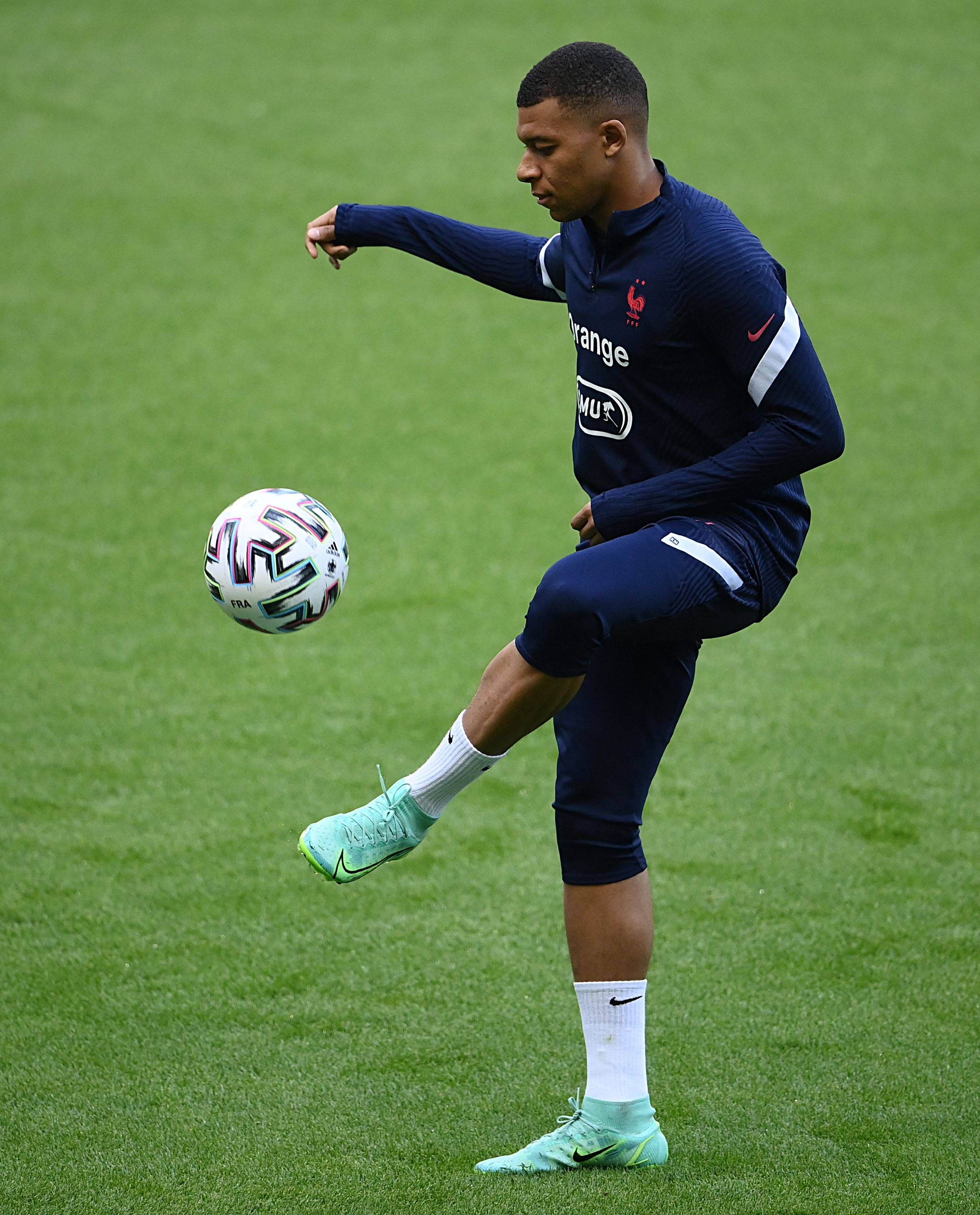 泽林斯基：我们没有时间庆祝胜利，我们已经在考虑下一场欧冠（泽林斯基：无暇庆祝胜利，已着眼下一场欧冠）