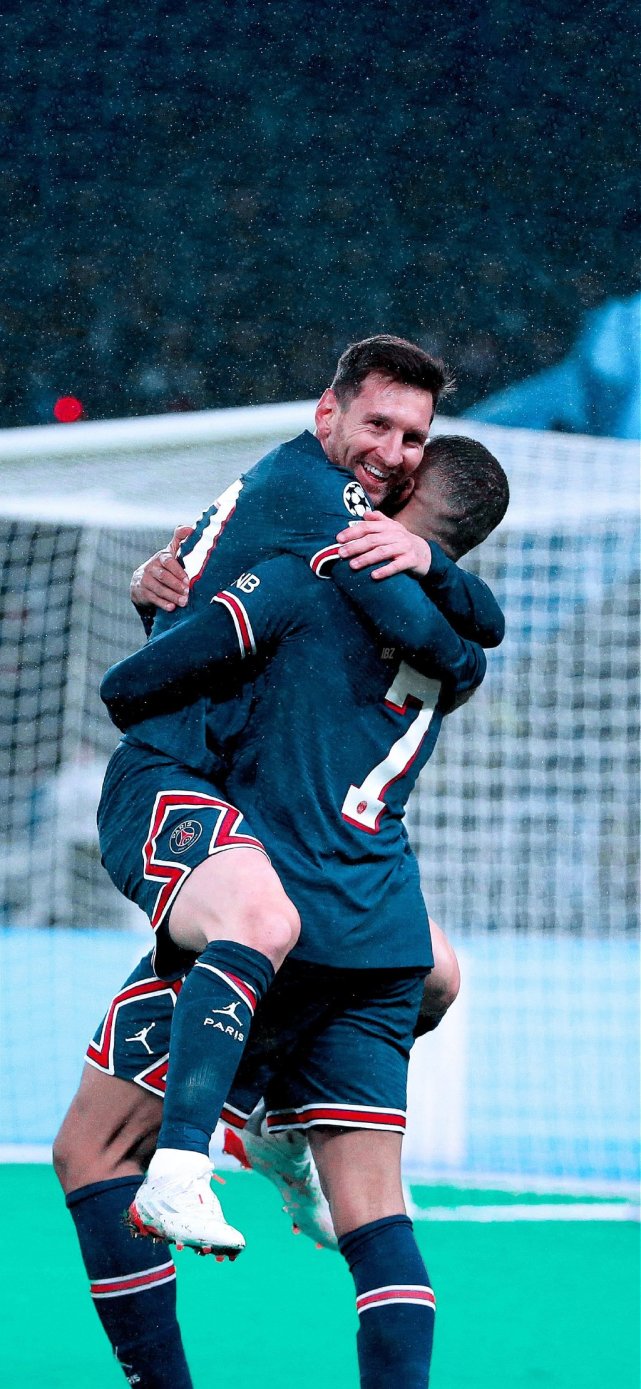 官方：弟媳之子伊萨戈与切尔西签下首份职业合同（切尔西官宣：蒂亚戈·席尔瓦之子伊萨戈签下首份职业合同）