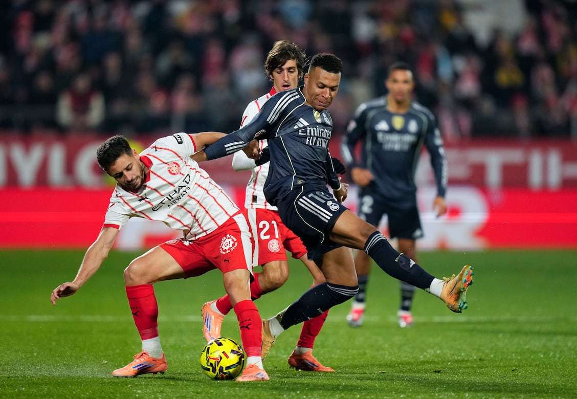 科贝记者：孔德与弗里克进行交流，表达自己想要踢中卫的愿望（科贝电台：孔德已与弗里克沟通，明确希望出任中卫）