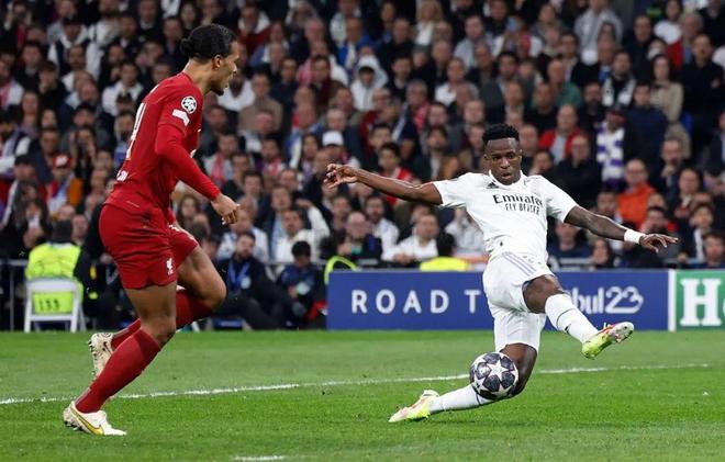 F1阿布扎比终极对决前瞻：诺里斯杆位稍占优，维斯塔潘正赛握主动（F1阿布扎比收官战前瞻：诺里斯杆位占先机，维斯塔潘正赛掌控主动权）