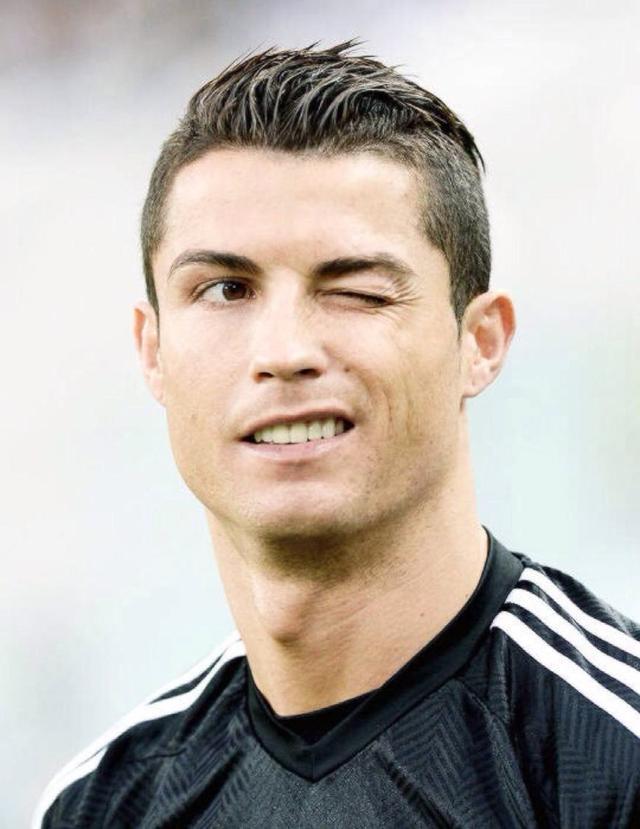 意媒：国米可以启用青训小将卡马特，以应对邓弗里斯伤缺情况（意媒：邓弗里斯伤缺，国米考虑提拔青训小将卡马特）