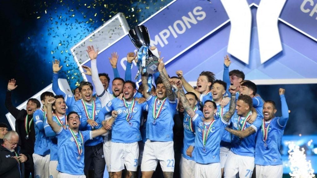 埃贝尔：诺伊尔仍是世界最佳门将之一；续约问题我们会联系他（埃贝尔称诺伊尔仍属世界顶尖门将；续约事宜将与其沟通）