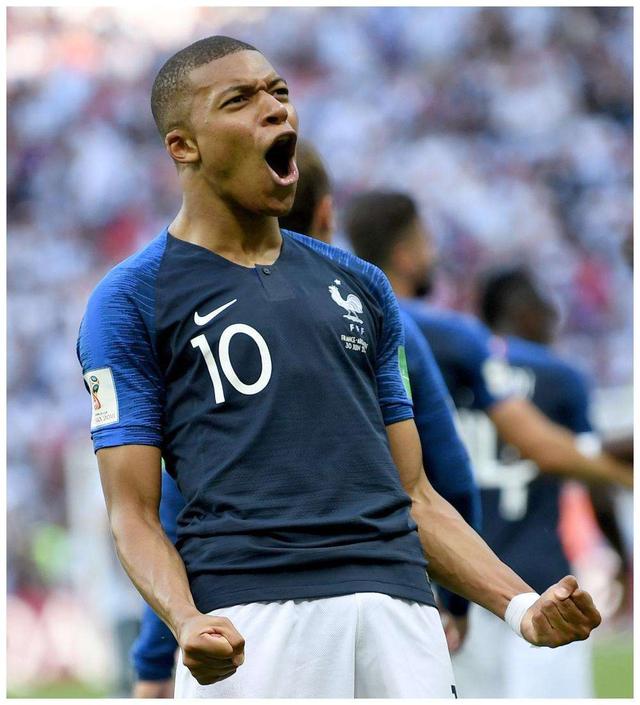 拉美媒体：拜仁、曼联、马竞追逐厄瓜多尔17岁中场卡斯蒂略（拉媒：拜仁、曼联与马竞竞逐厄瓜多尔17岁中场新星卡斯蒂略）