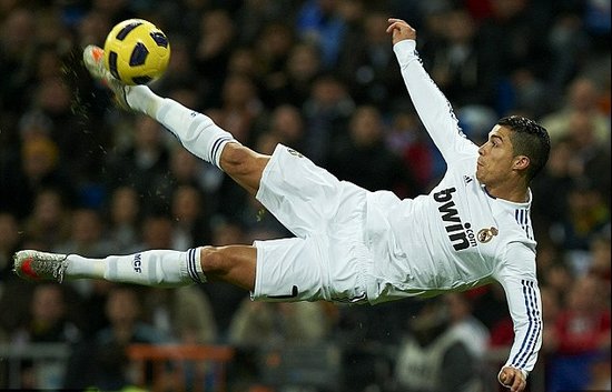 半场战报：门兴0-0莱比锡，比赛沉闷，两支球队总计0射正（半场：门兴0-0莱比锡，场面乏味，双方零射正）