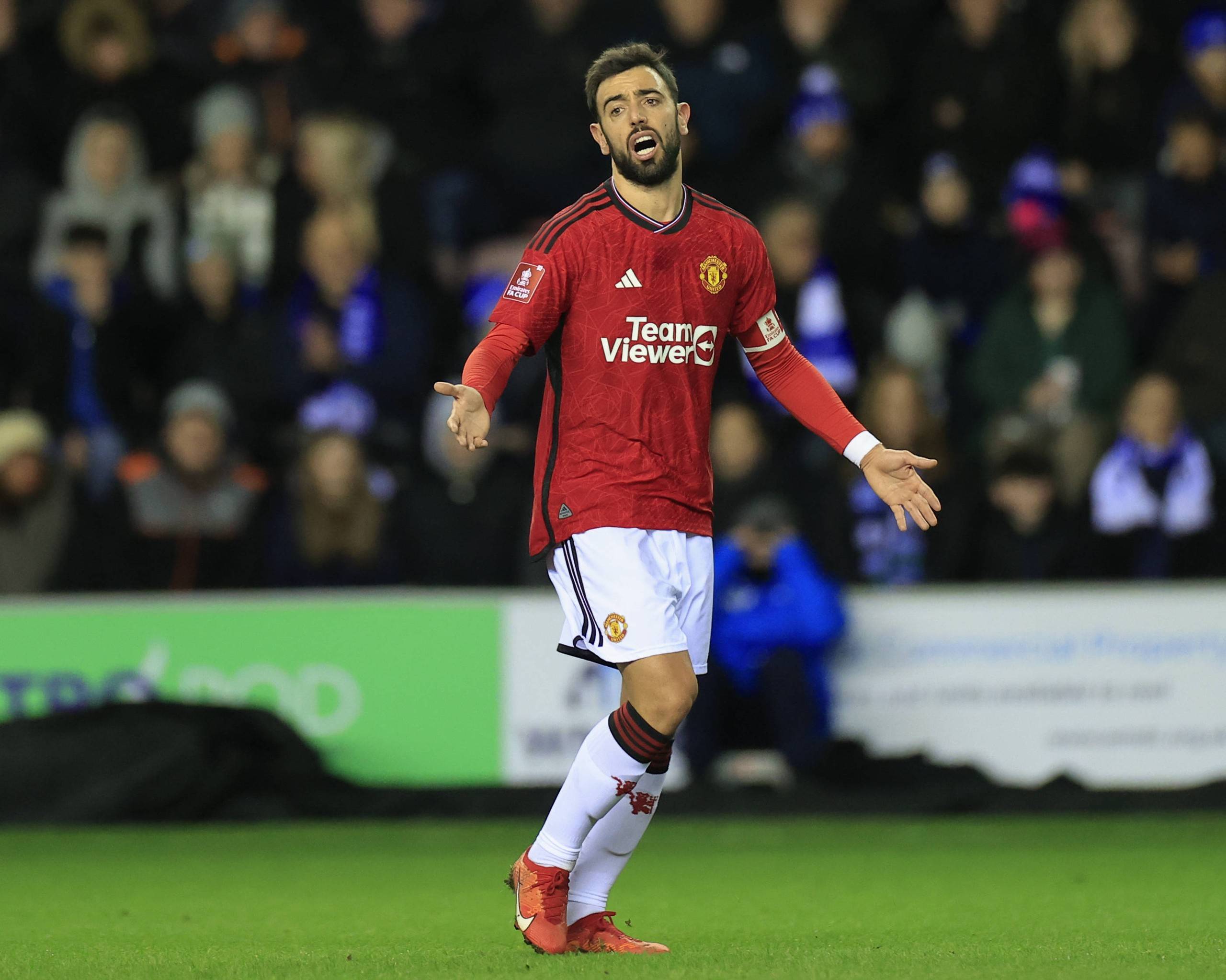 欧冠夺冠赔率：大巴黎紧追巴萨 阿森纳升至第3（欧冠夺冠赔率更新：巴黎圣日耳曼逼近巴萨，阿森纳升至第三）