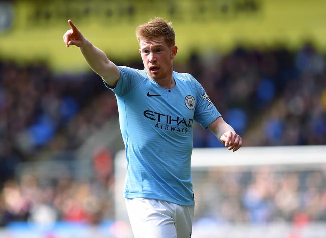 曼城VS桑德兰：蓝月风暴迎战黑马奇迹，伊蒂哈德攻防大战一触即发（曼城战桑德兰：蓝月风暴碰撞黑马神话，伊蒂哈德攻防决斗迫在眉睫）