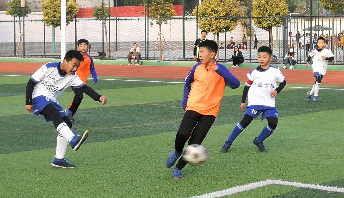 特別是年輕 特別是年輕